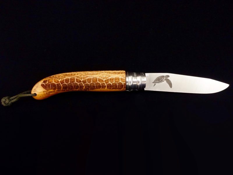 Couteau Verdier L&rsquo;Alpage Tortue en bois d&rsquo;Olivier by Décalé